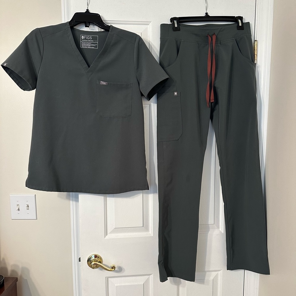 Figs scrubs